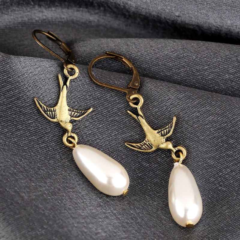 Flight Swallows Drop Pearl Earrings - Nostalgic Retro Jewelry - Vinohr-63