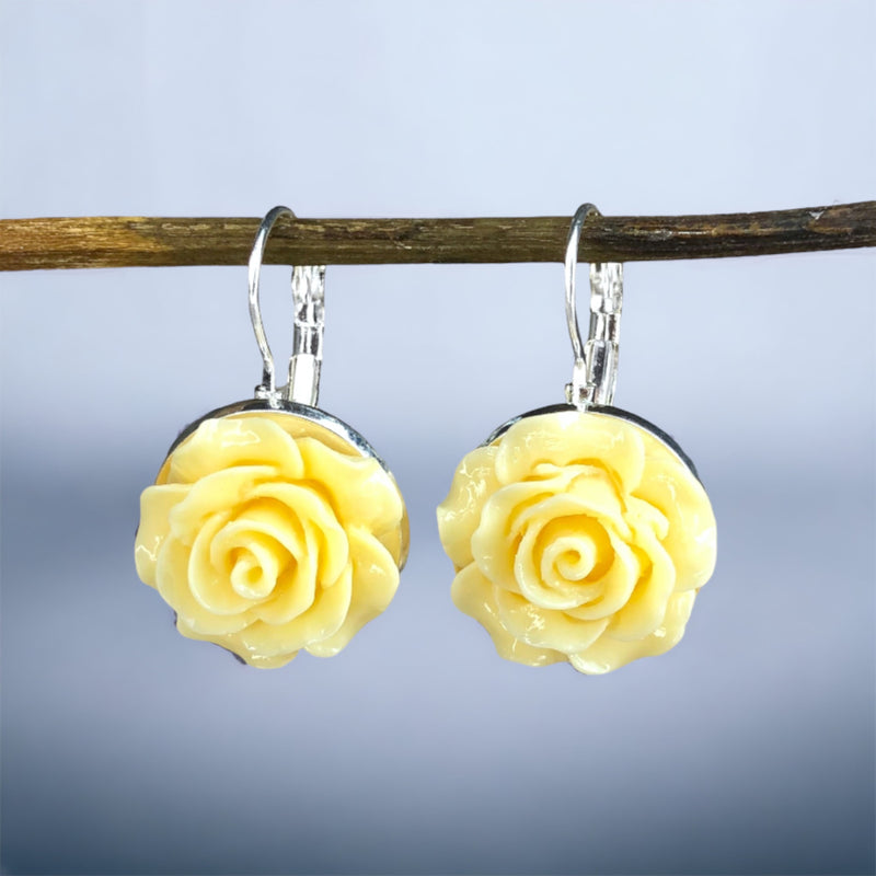 Spring roses earrings in vintage style
