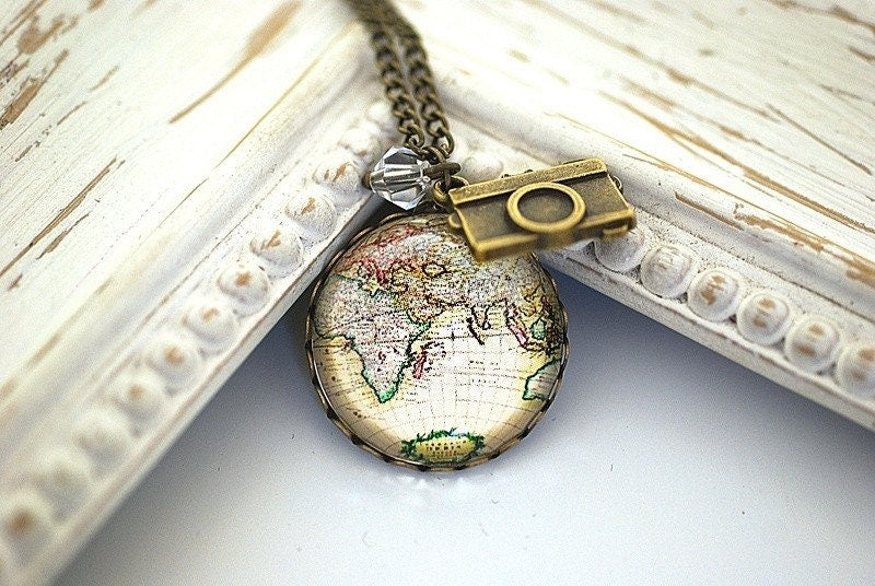 World Map Globe Pendant Chain Vintage Style - Globetrotter Jewelry - VIK-08