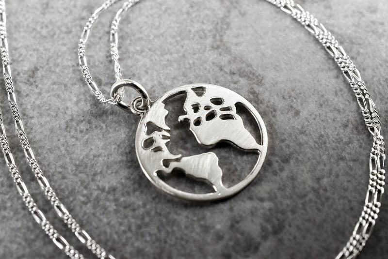 World Map Silhouette Pendant - 925 Sterling Silver Globetrotter World Tour Trailer Necklace - K925-143
